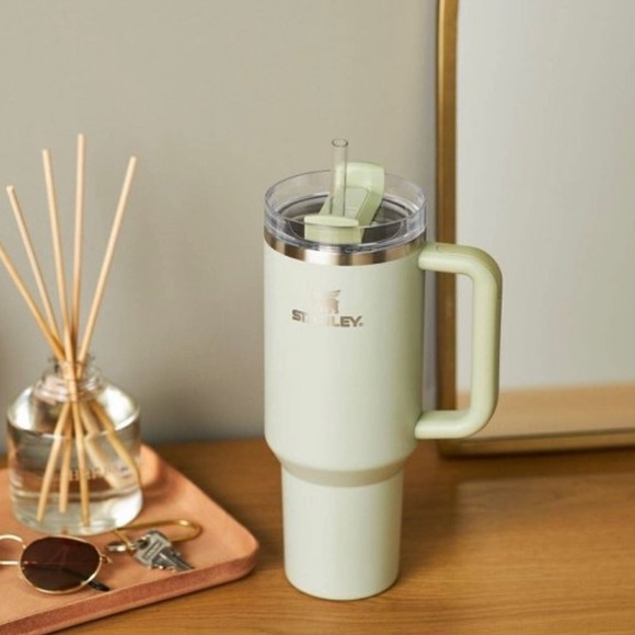 Stanley x Hearth and Hand 40oz Stainless Steel H2.0 Flowstate Quencher Tumbler - Picture 7 of 7